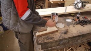 Упор для торцевания доски ручной дисковой пилой.