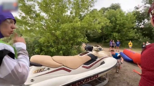 ХАЗЯЕВА ХОТЕЛИ ПОКАТАТЬСЯ НА ГИДРОЦИКЛЕ , НО НЕ ПОЛУЧИЛОСЬ / УГАРНЫЙ СТРИМ С РЕЧКИ