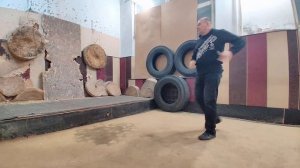 Скрытое оборотное метание ножа из рукава, дистанция 3, 5, 7 метров. "Бросок монаха Бертольда Шварца