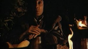 Евангелие от Матфея: птицы не сеют, не жнут, а Отец Небесный питает их (Вход в лабиринт, 1989)