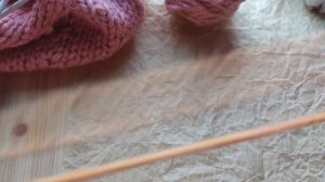 БЕРЕТ - ЯБЛОЧКО КАК В Pinterest | Берет спицами из толстой пряжи за 2 часа МК для начинающих