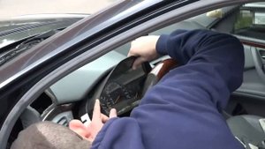 Замена лампочки на приборной панели Мерседес.Replacing the bulb on the Mercedes dashboard