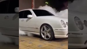 Mercedes W210 E55 Burnout