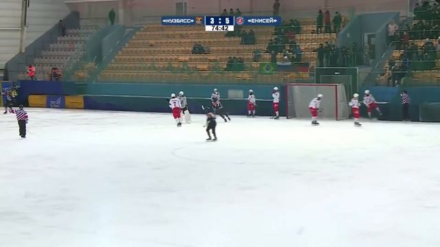 Нападающий кемеровского Кузбасса Владимир Каланчин смотреть онлайн