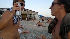 Да он упоротый