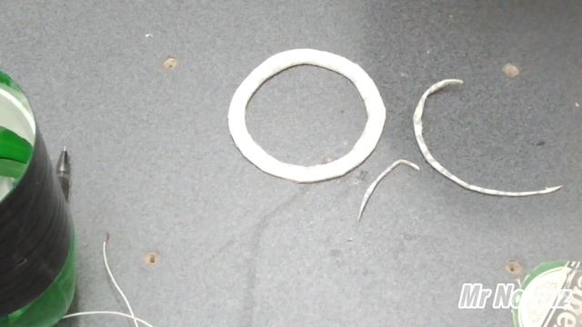 Как сделать пылесос из бутылки своими руками? / How to make the vacuum cleaner out of the bottle? смотреть онлайн