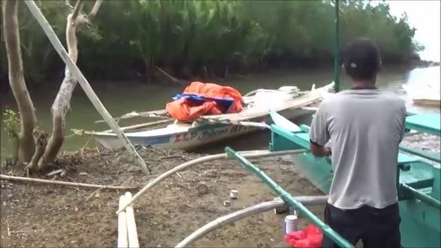 A Little More Progress On Our Boat смотреть онлайн