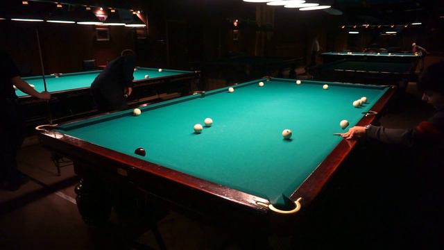 Евгений против Алексея в партии по свободной пирамиде, русский бильярд смотреть онлайн