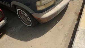 Российский автомобиль у аэропорта города Джидда. Саудовская Аравия