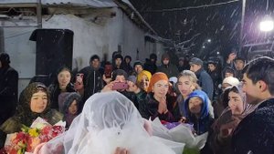 Шахбача дар шаби туйи барфи оташда чома пушонд дар суруди Модари устод Хайриддини Бозор