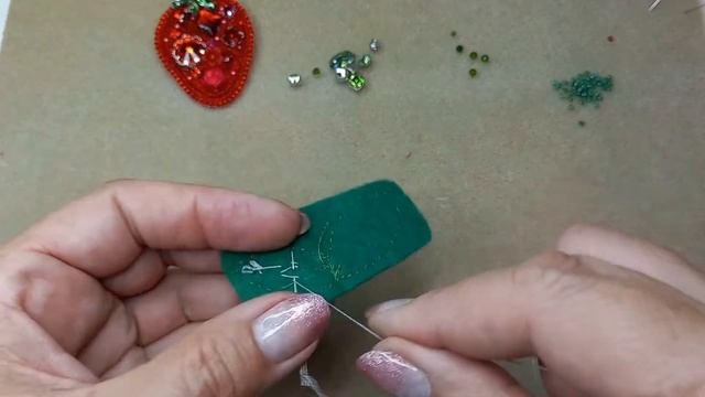 Брошь КЛУБНИКА и брошь ВИШЕНКА. Как сделать брошь из бисера. Часть 2 || How To Make Beaded Brooch