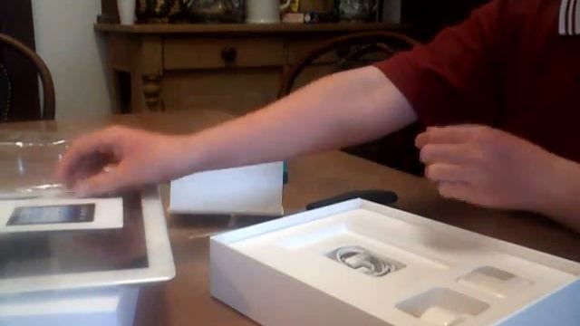 Unboxing of an iPad 3 32GB (The New iPad) смотреть онлайн