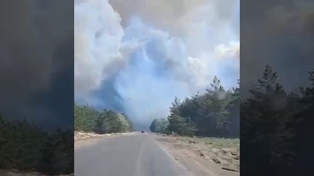 Мощное задымление в в районе вокзала города Лиман Донецкой народной республики. Причины неизвестны.