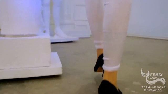 Заказать оригинальное шоу на встречу гостей - фрики артисты в световых костюмах на праздник в Москв