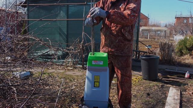 ЭКОНОМИЯ ВРЕМЕНИ ИЛИ ВСЕ В ТРУХУ!!! Бюджетный садовый измельчитель RedVerg RD-GS2500 смотреть онлайн
