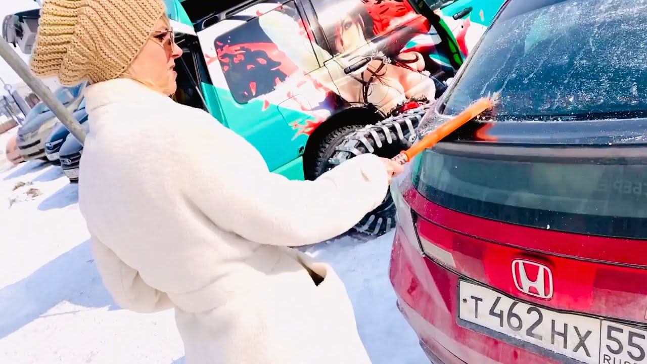 Марина в белой шубке с ногтями смотреть онлайн