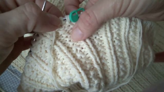 Вязание левой рукой Горловина без шва спицами в плечевом изделие смотреть онлайн