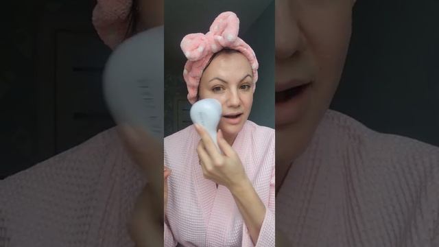 Гиалуроновый брашинг лица / Салонные процедуры дома / Интенсивное очищение, питание и увлажнение смотреть онлайн