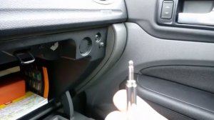 Ford Focus (2008-11) aux input location