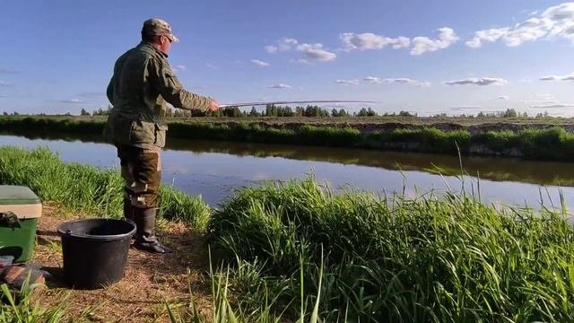 Рыбалка на реке летом на поплавок в проводку. #рыбалка #рыбалка2023 #поплавочнаяудочка