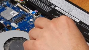 Разборка и чистка от пыли ноутбука Lenovo IdeaPad L340 Gaming.