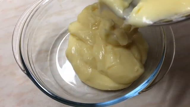 Заварной Крем , подходит для украшения и для прослойки торта , вкусный лёгкий крем !