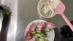 Как украсить торт живыми цветами! Торт с живыми цветами.