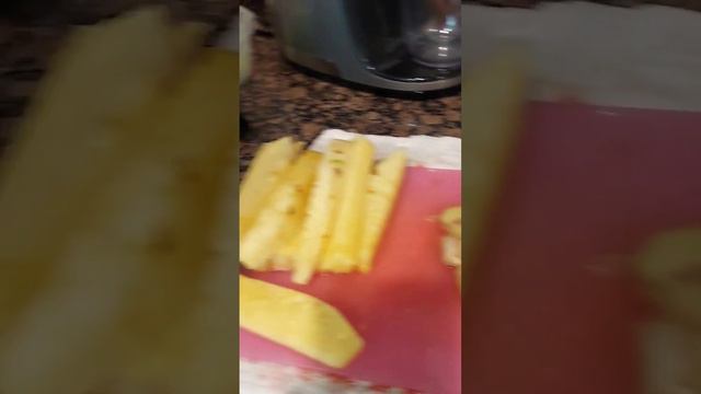 Watermelon,  pineapple, celery, apple,  oranges, ginger, lemon, cucumber, pear, super greens powder смотреть онлайн