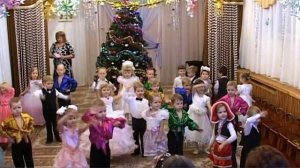 Вход на новый год средняя группа
