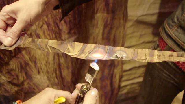 Несгораемая ткань Бомбикс из металлических нанонитей смотреть онлайн