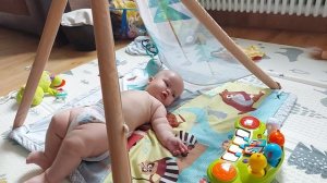 19.08.21 ? младенец Роб начал активно переворачиваться со спины на живот ?