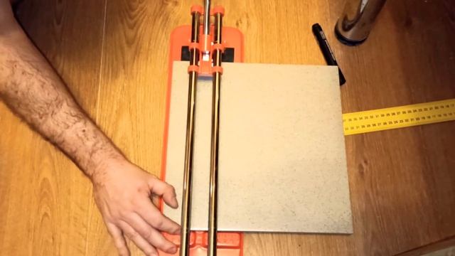 Как резать керамогранит дешëвым плиткорезом.