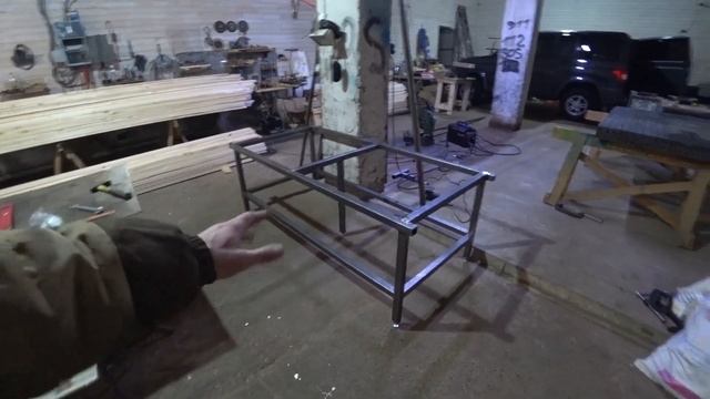 Поднимаю с колен свой " деревенский бизнес " смотреть онлайн