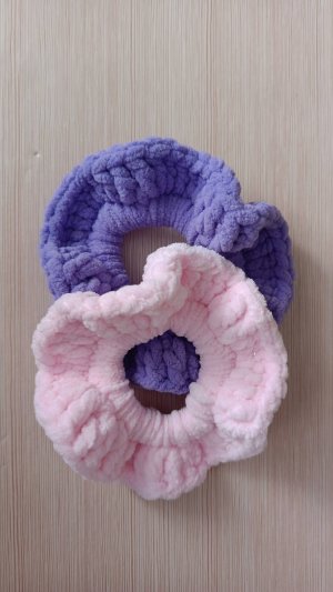 Резиночка для волос из плюшевой пряжи