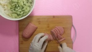 САЛАТ С КОПЧЕНОЙ КОЛБАСОЙ. ⚡Быстрый и вкусный салат? | Салат с колбасой