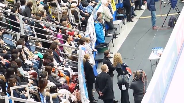 CUP OF RUSSIA, Evgenia Medvedeva перед стартом ее тренеры во время проката смотреть онлайн