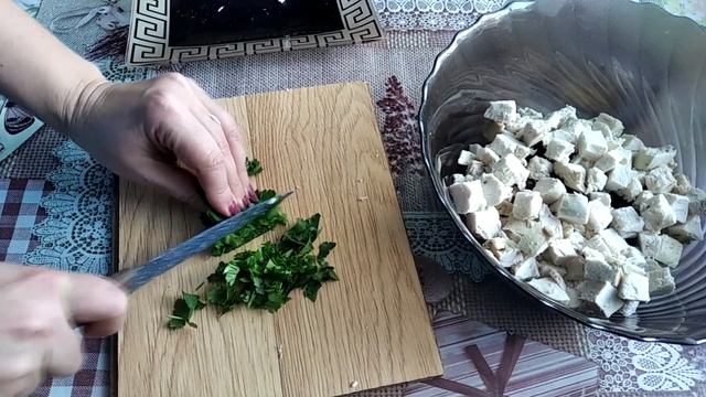 Салат c фасолью и курицей. На праздничный стол. Вкусный и быстрый рецепт.