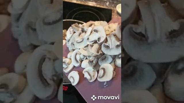 жареная картошка с шампиньонами и охотничьими колбасками?#ужин #жаренаякартошка