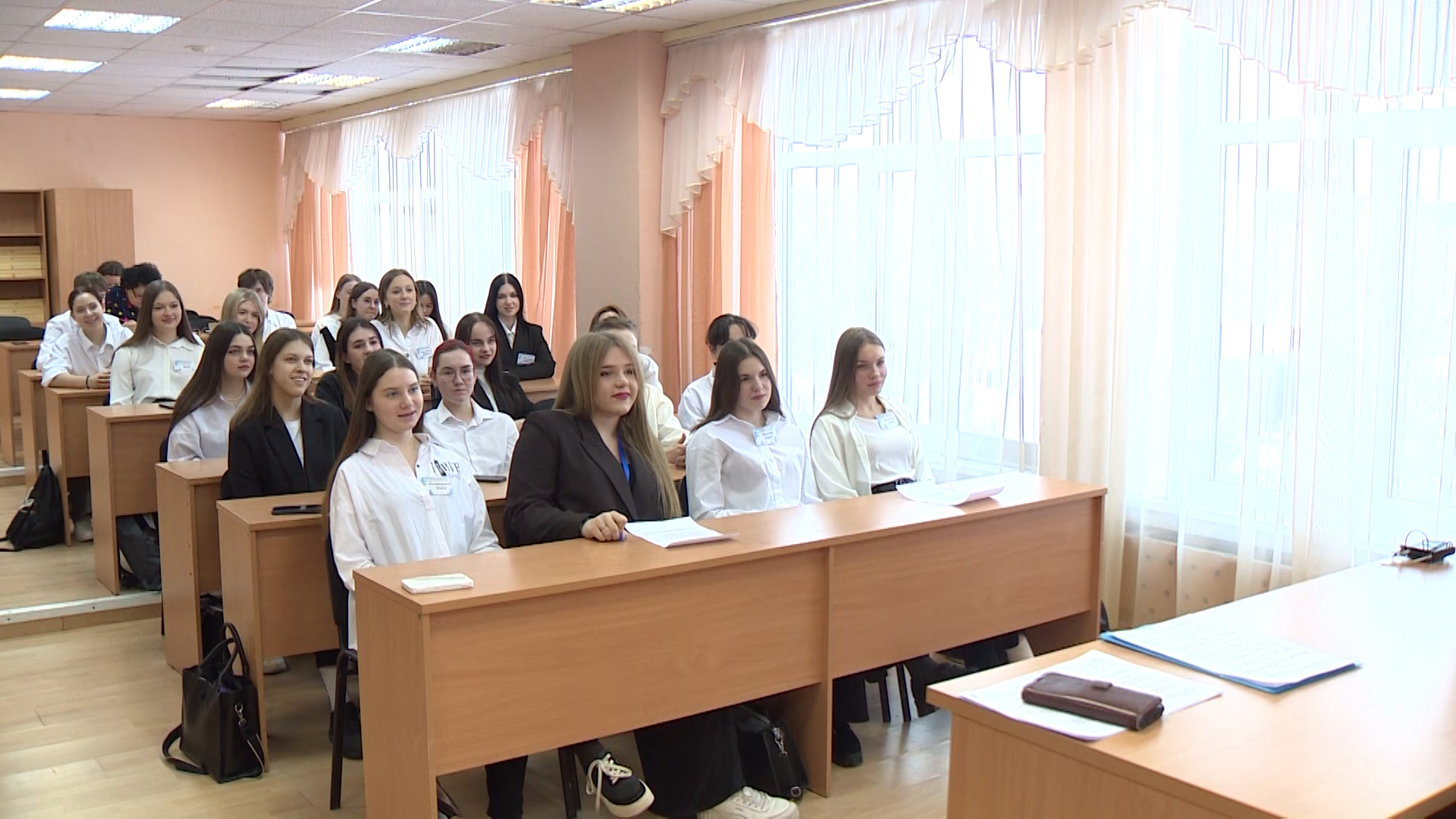 Госслужащие со школьной скамьи
