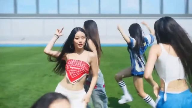 New jeans new song  Attention but in reverse