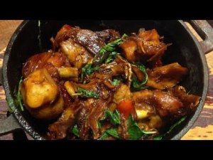 Обещанная вкусняшка Томлёное мясо с луком