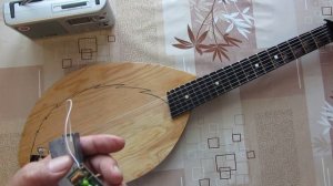 Самодельная гитара с беспроводным звукоснимателем.