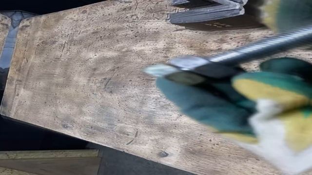 Тиски своими руками для сверлильной стойки. Подарок Бате полностью готов.! смотреть онлайн