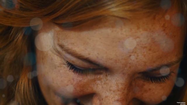 Все проходили мимо глядя на то что происходило и только он пришел на помощь а потом