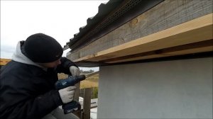 Подшивка свесов кровли софитами