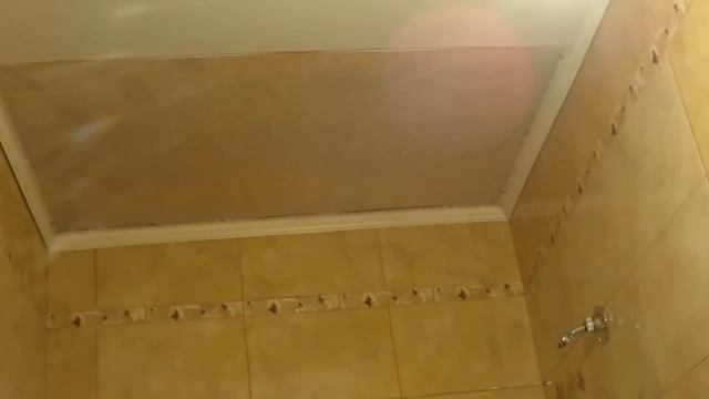 Отделка потолка панелями ПВХ