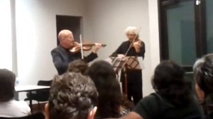 Dallas Chamber Orchestra Ronald Neal (Stradivarius) vs Kurt Sprenger (Amati)