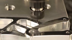 Гравирование порядкового серийного номера нашей G47 - Часть 2. Haas Automation Советы дня-