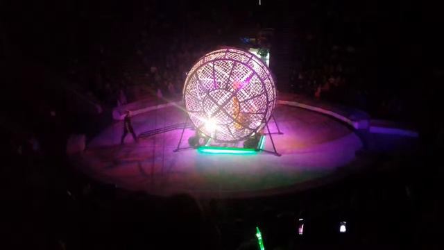 2 мотоцикла в одном круге смотреть онлайн