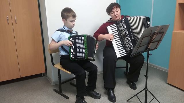 Дуэт Конюхова Н.В. и Крамарев Даниил. Итальянская народная песня "Санта Лючия" смотреть онлайн